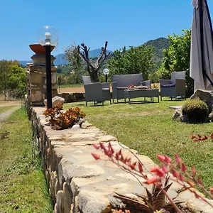 House Tra Mare E Montagna Ferienhaus Castiadas